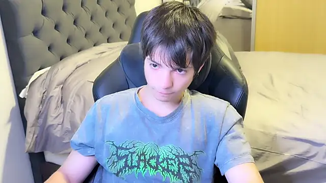 Snapshot of SasukeUhchiaa chatting on February 26, 1:08 pm SasukeUhchiaa online show from February 26, 1:08 pm