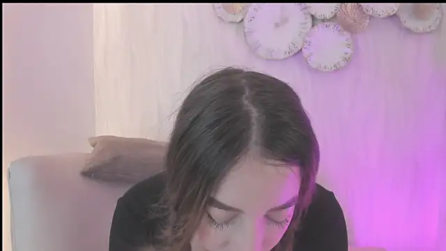 Snapshot of Meredit_Lane chatting on June 18, 6:56 pm Meredit Lane online show from June 18, 6:56 pm