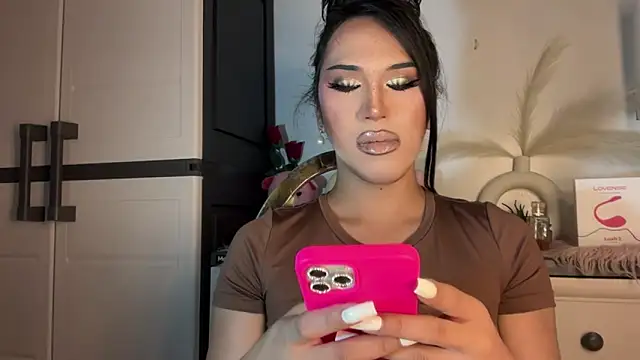 Ts glamxxxx online show from December 2, 1:33 am