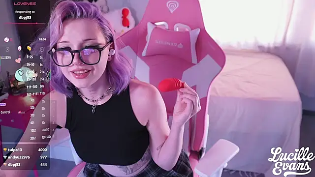 Snapshot of lucille_evans chatting on November 26, 4:35 am lucille evans online show from November 26, 4:35 am