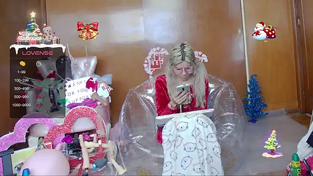 Skinygirl online show from December 21, 6:59 pm