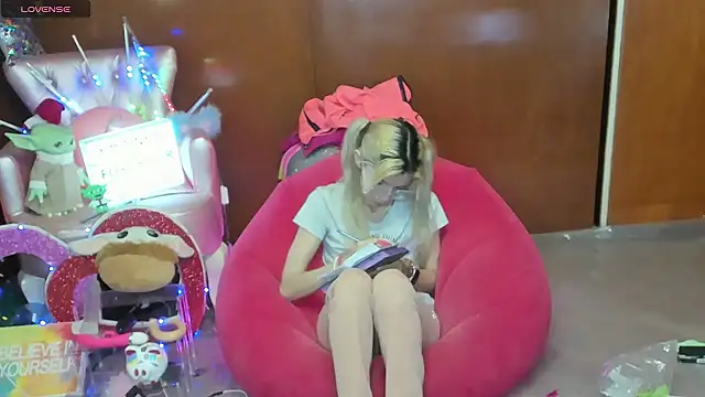 Skinygirl online show from July 10, 12:26 am