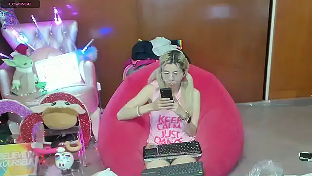 Skinygirl online show from July 11, 12:46 am