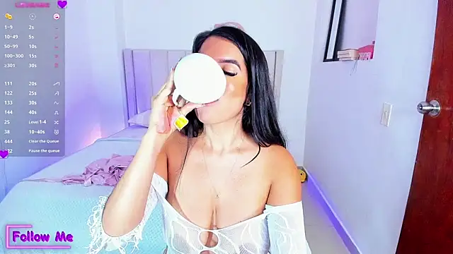 Snapshot of sheirysex_ chatting on January 8, 6:20 am sheirysex online show from January 8, 6:20 am