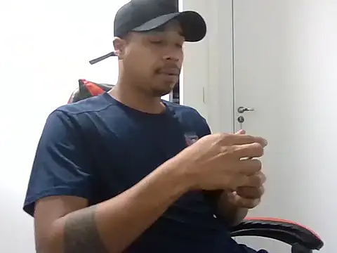 Snapshot of Juninho10c chatting on November 7, 4:18 pm Juninho10c online show from November 7, 4:18 pm