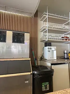 Snapshot of Juninho10c chatting on December 14, 6:01 pm Juninho10c online show from December 14, 6:01 pm