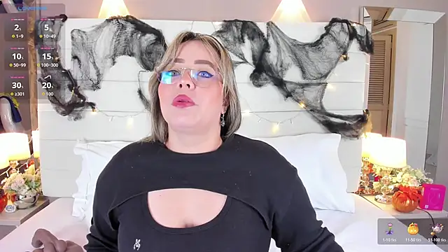 Charlotte93  online show from October 17, 11:57 am