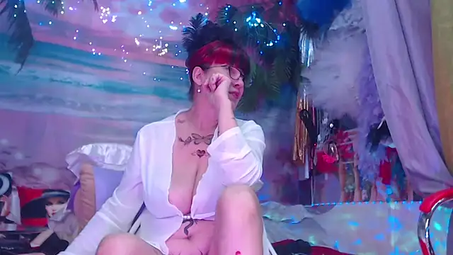 Snapshot of NightOrhideya chatting on October 25, 3:18 pm NightOrhideya online show from October 25, 3:18 pm