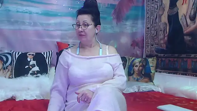 Snapshot of NightOrhideya chatting on November 20, 7:24 pm NightOrhideya online show from November 20, 7:24 pm