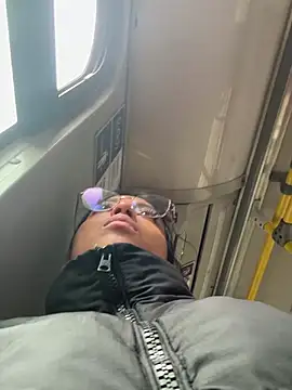 vaness weet online show from February 14, 8:05 pm