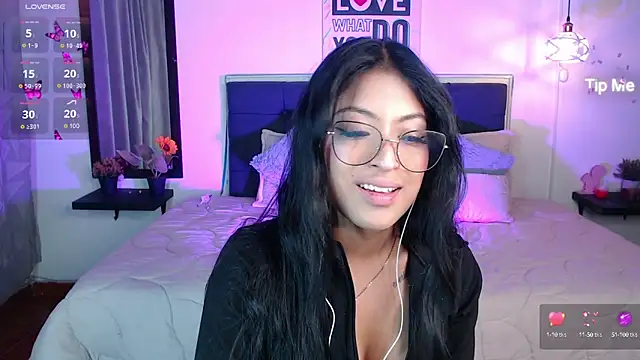 vaness weet online show from March 6, 8:37 pm