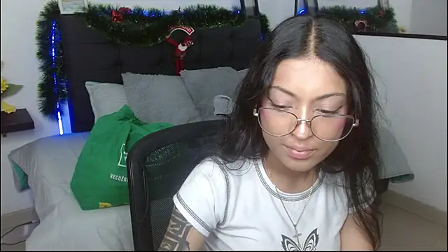 vaness weet online show from December 21, 8:49 pm