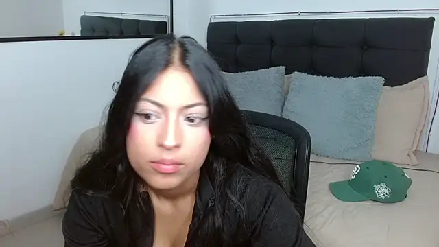 vaness weet online show from July 28, 8:34 pm