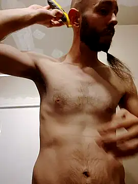 Snapshot of JohnnyFaster chatting on November 9, 7:50 am JohnnyFaster online show from November 9, 7:50 am