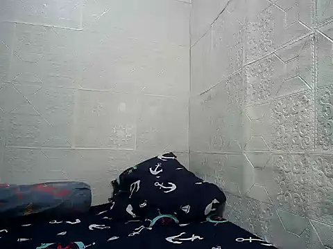 Snapshot of sweethotmom chatting on November 28, 12:46 am sweethotmom online show from November 28, 12:46 am