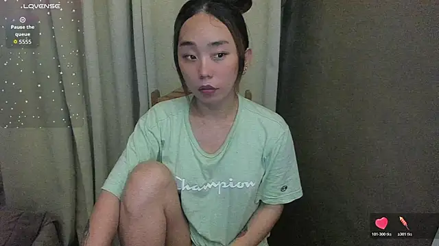 Snapshot of MissAyaCollins chatting on October 17, 6:27 am MissAyaCollins online show from October 17, 6:27 am