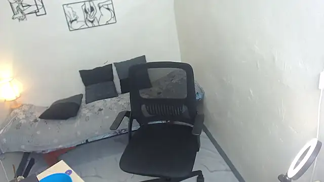 Snapshot of GoddessBigboobs chatting on November 5, 12:38 pm GoddessBigboobs online show from November 5, 12:38 pm