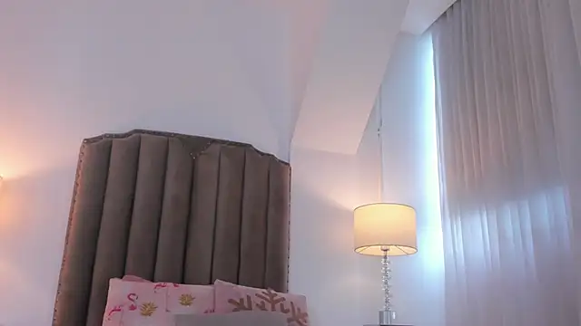 Emma Torres   online show from June 7, 12:42 pm
