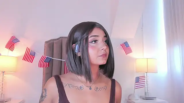 Emma Torres   online show from July 4, 12:33 pm
