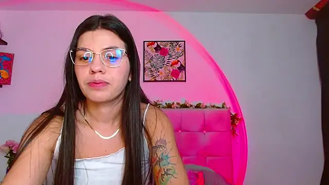 Layla Rachel online show from November 1, 1:29 am