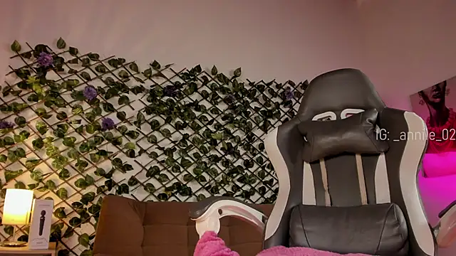 annie barozzi online show from February 10, 4:58 pm