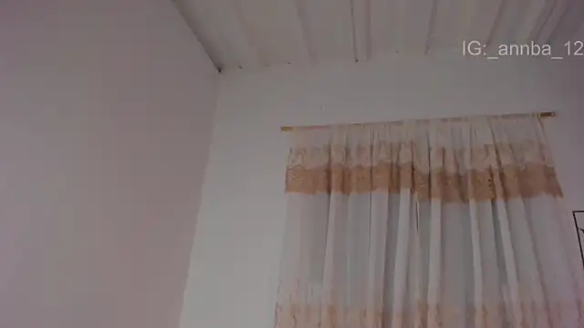 Snapshot of annie_barozzi chatting on June 19, 12:31 pm annie barozzi online show from June 19, 12:31 pm