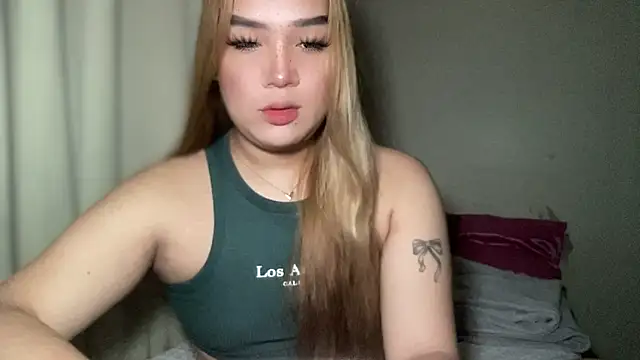 Snapshot of MissCataleyaxxx chatting on February 13, 12:57 am MissCataleyaxxx online show from February 13, 12:57 am