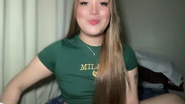 Snapshot of MissCataleyaxxx chatting on February 18, 1:33 pm MissCataleyaxxx online show from February 18, 1:33 pm