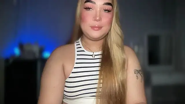 Snapshot of MissCataleyaxxx chatting on October 16, 1:28 am MissCataleyaxxx online show from October 16, 1:28 am