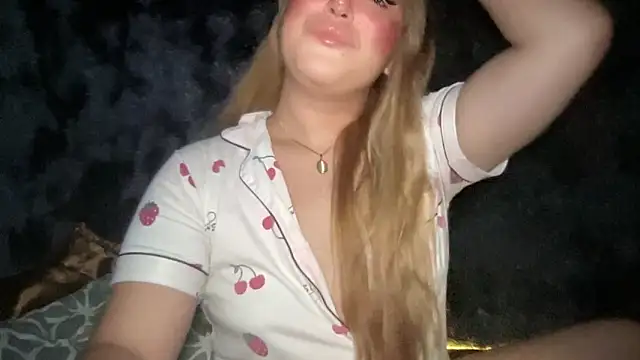 Snapshot of MissCataleyaxxx chatting on October 23, 1:10 pm MissCataleyaxxx online show from October 23, 1:10 pm