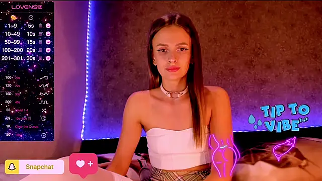 Snapshot of madina_taher chatting on January 5, 10:19 pm madina taher online show from January 5, 10:19 pm