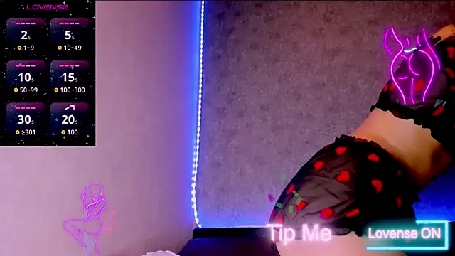 Snapshot of madina_taher chatting on November 26, 12:11 am madina taher online show from November 26, 12:11 am