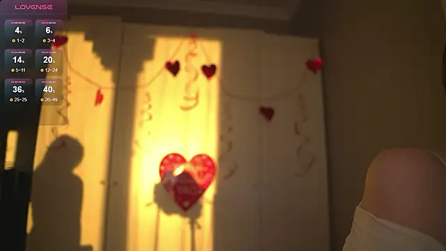 -JuicyMolly- online show from February 14, 2:14 pm