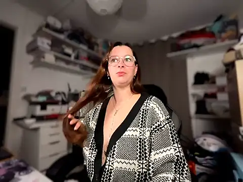 Amai Live online show from November 8, 4:56 am