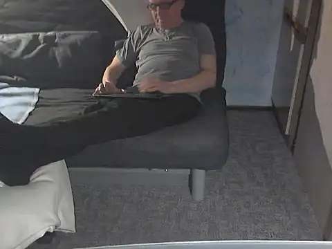 kiam471 online show from March 5, 10:32 pm