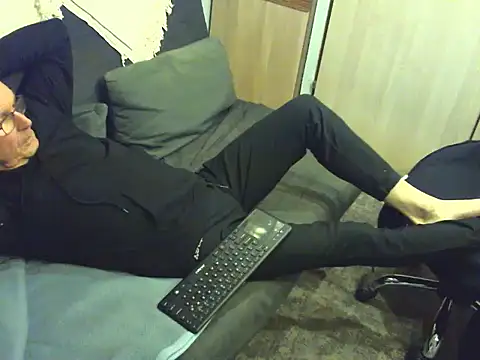 kiam471 online show from February 18, 6:48 pm