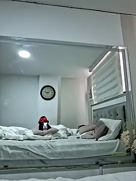 Doll Loren online show from September 13, 12:05 pm