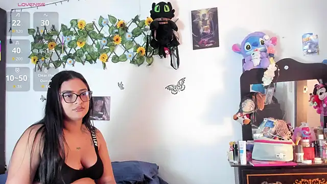 mensia hernandz online show from June 26, 1:04 pm