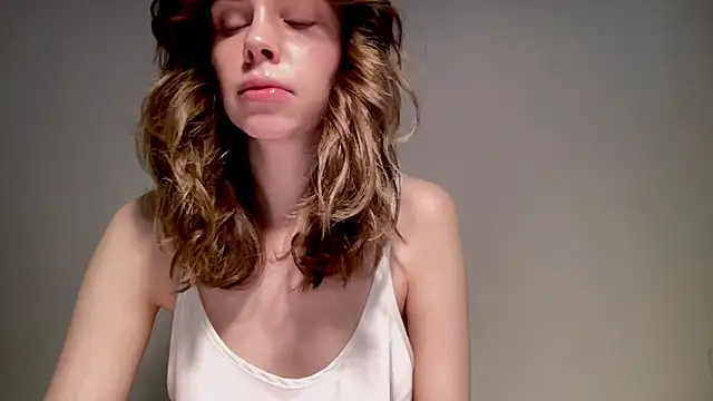 Snapshot of Nikki_Mimimi chatting on December 15, 10:18 am Nikki Mimimi online show from December 15, 10:18 am