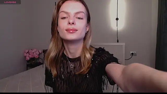 Snapshot of ly_lydia chatting on February 22, 3:45 am ly lydia online show from February 22, 3:45 am