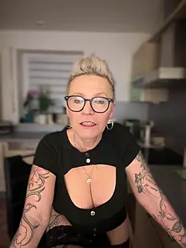 German Milf online show from January 10, 1:41 pm