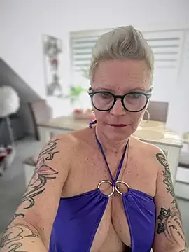 German Milf online show from March 3, 1:42 pm