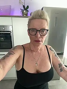 German Milf online show from March 19, 9:28 am