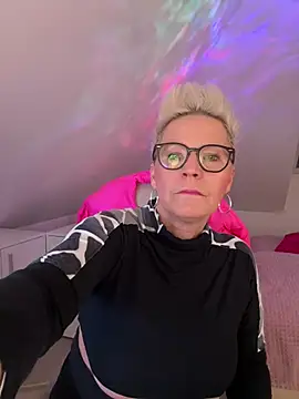 German Milf online show from April 4, 12:46 pm