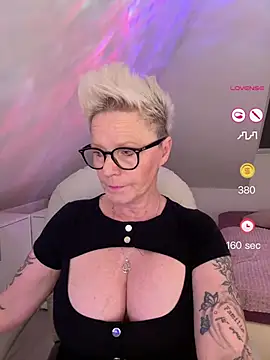 German Milf online show from April 29, 12:53 pm