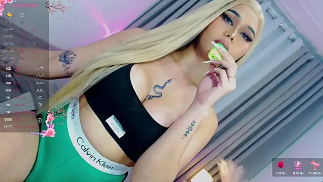 Snapshot of Ella_Fantasiax chatting on December 11, 3:47 pm Ella Fantasiax online show from December 11, 3:47 pm