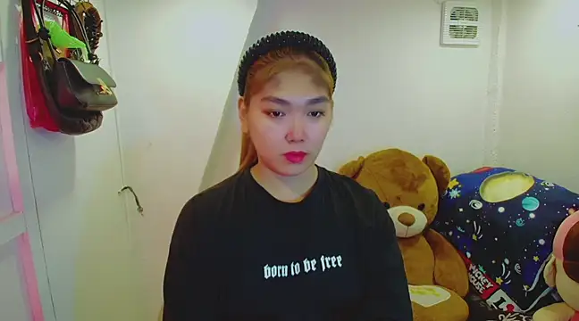 TR4NSCUTI3 online show from February 2, 1:02 am