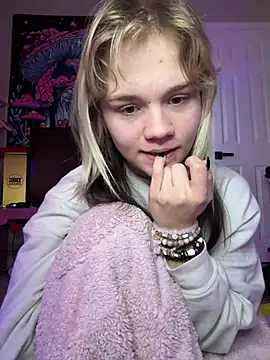 Cutiepiespanks online show from February 11, 1:10 am