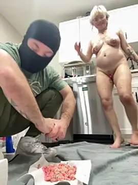 Cutiepiespanks online show from April 28, 2:27 am