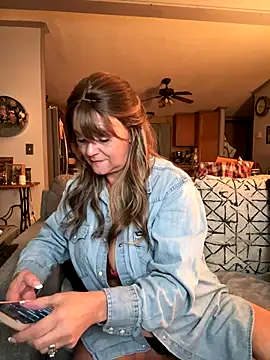 Snapshot of cowgirlc chatting on November 13, 2:54 am cowgirlc online show from November 13, 2:54 am